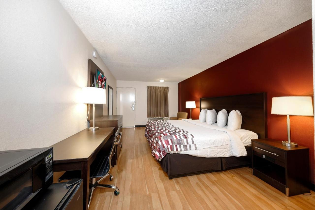 Red Roof Inn Atlanta - Suwanee/Mall Of Georgia Экстерьер фото